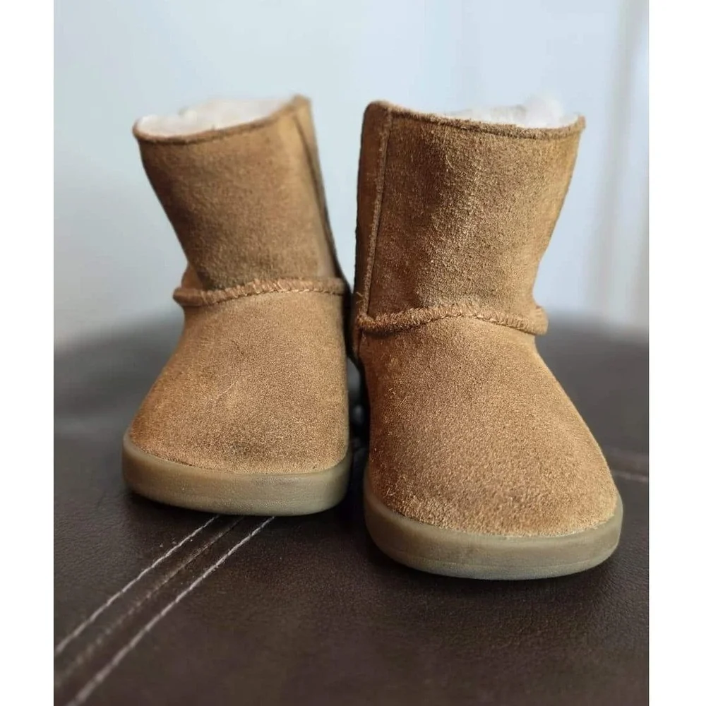 UGG Keelan Toddler Chestnut Suede Sheepskin Boots 1096089I Size 4/5